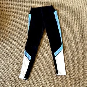 Cute Alo yoga pants!
